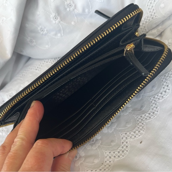 Kate Spade black zip up wallet in nearest new condition - Picture 5 of 9